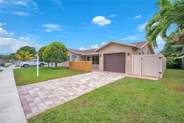 $3,500 | 22599 Southwest 65th Avenue, Boca Raton, FL 33428