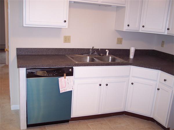 47 Brandon Avenue Springfield, MA 01119 - Photo 3 of 20 Gallery Image 3