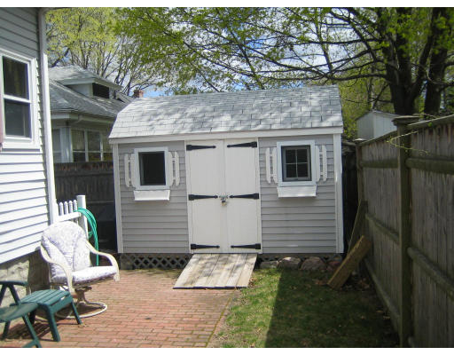 38 Hamblin Road Waltham, MA 02453 - Photo 13 of 16