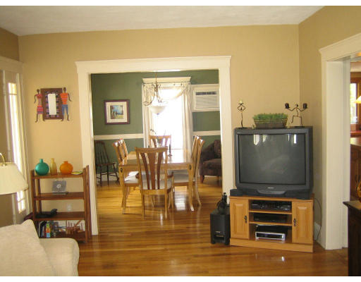 38 Hamblin Road Waltham, MA 02453 - Photo 3 of 16