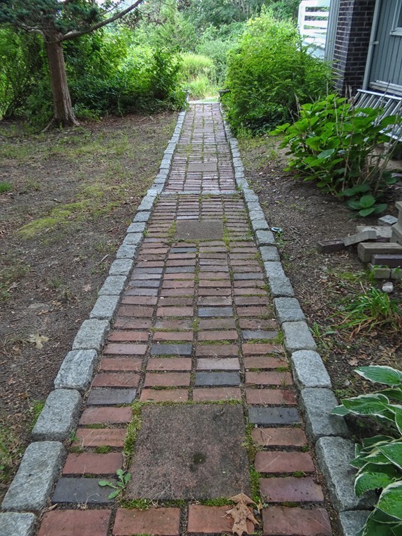 4 Pinewood Road Wareham, MA 02532 - Photo 28 of 30 a backyard of a house