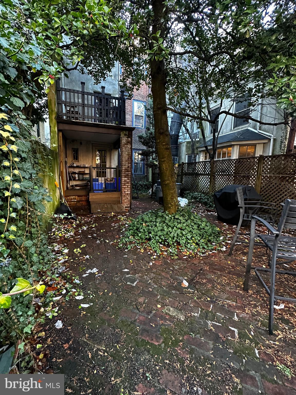 249 Pine Street, Unit 3 Philadelphia, PA 19106 - Photo 5 of 20 a view of a water fountain in the middle of a park