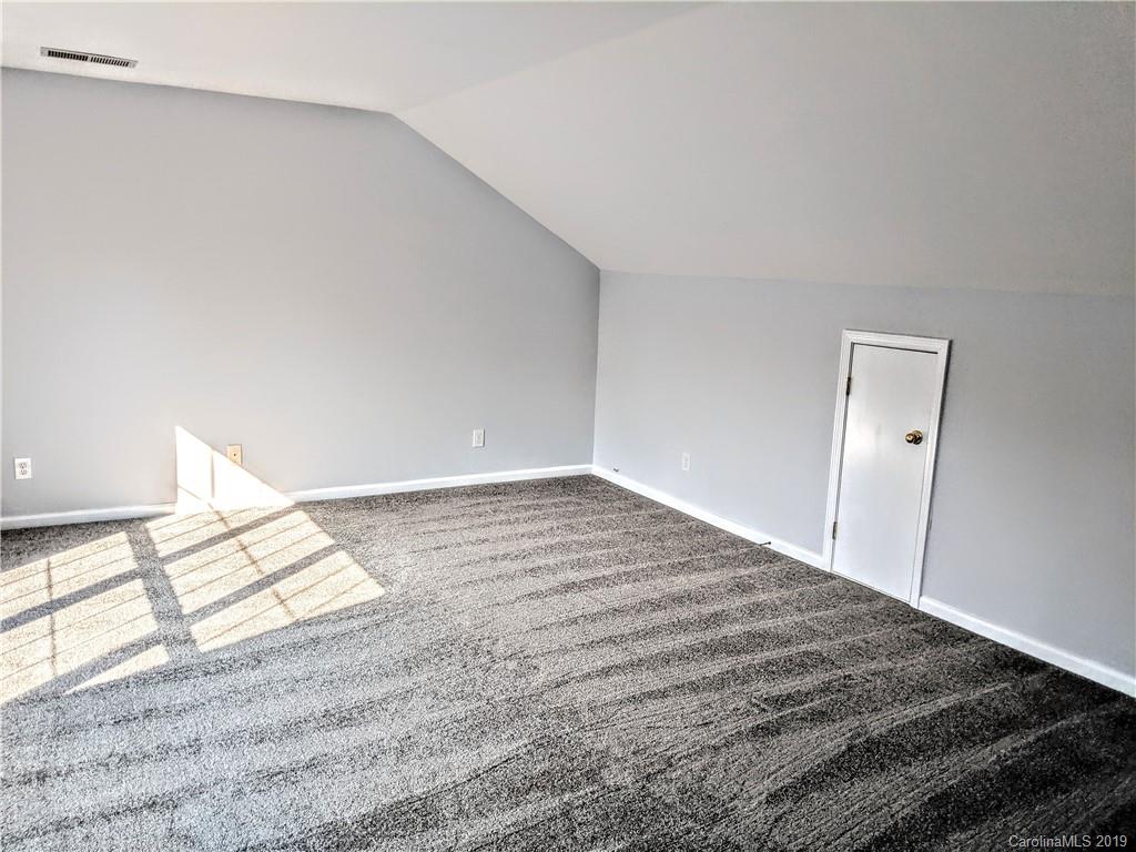 811 Clearbrook Road Matthews, NC 28105 - Photo 6 of 25