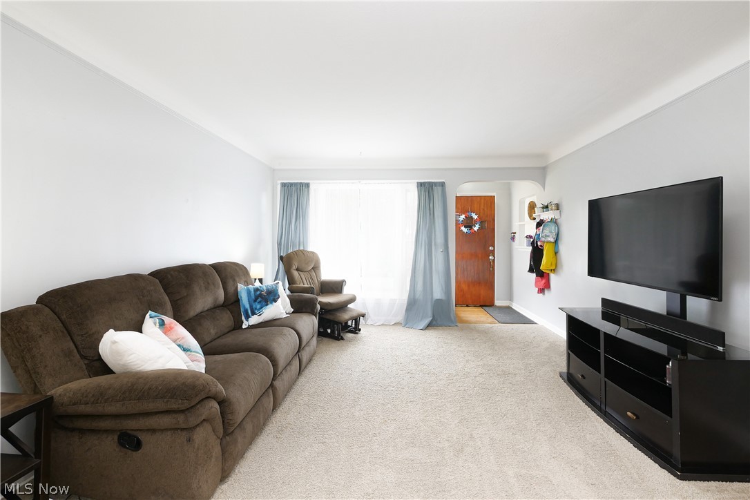 16546 Webster Road Cleveland, OH 44130 - Photo 6 of 30 Gallery Image 6