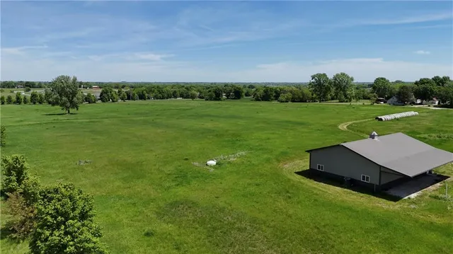 $900,000 | 4500 West 223rd Street, Bucyrus, KS 66013