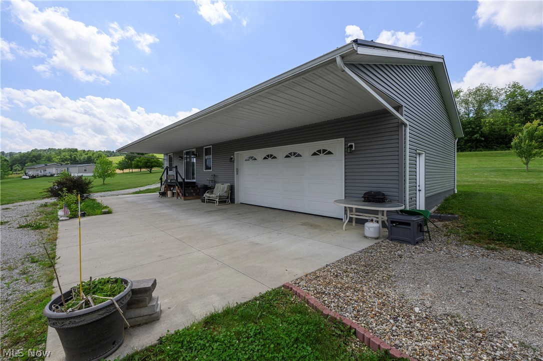 9427 Stonecreek Road Southwest Newcomerstown, OH 43832 - Photo 5 of 29