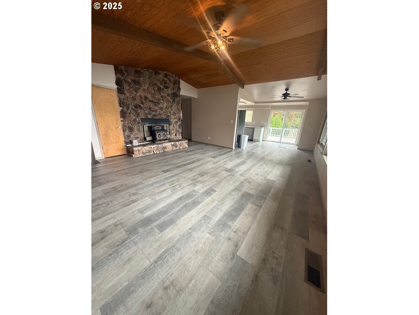 1604 Spring Brook Road Myrtle Creek, OR 97457 - Photo 8 of 43