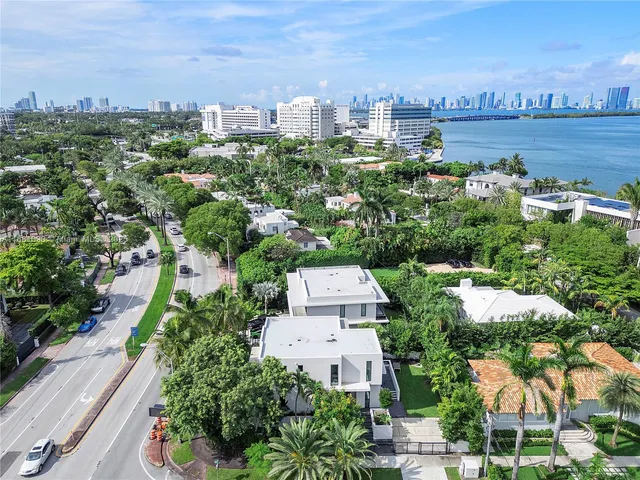 $25,000 | 4364 Alton Road, Miami Beach, FL 33140