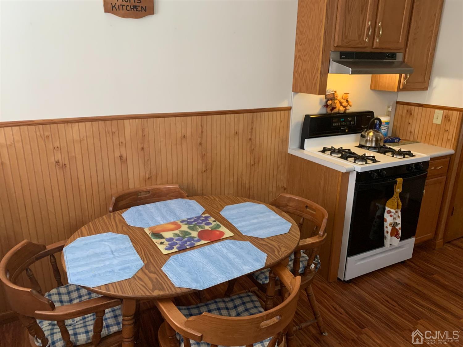 138 Rector Street Perth Amboy, NJ 08861 - Photo 11 of 15
