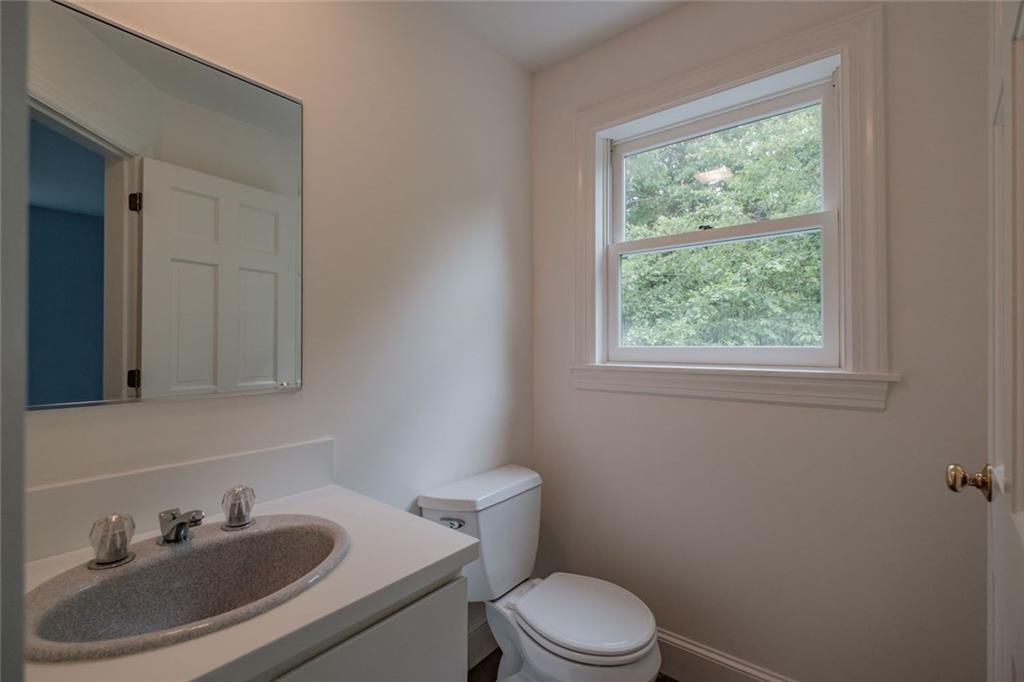 8 Island Pond Road Cumberland, ME 04110 - Photo 14 of 32 Photo