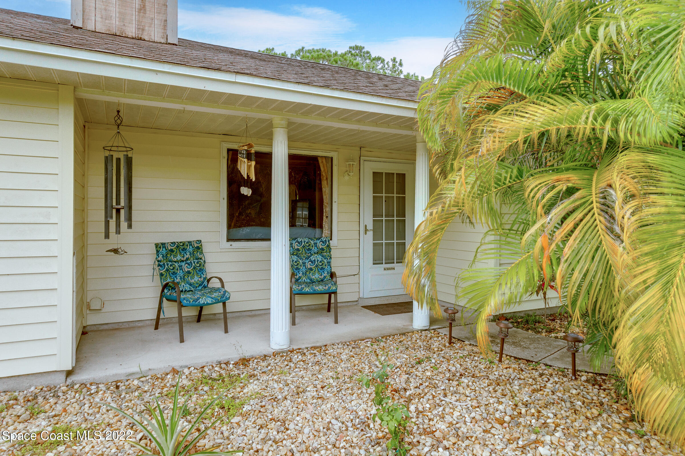 1136 Wing Road Southwest Palm Bay, FL 32908 - Photo 3 of 40 1136-Wing-150.jpg-FULL