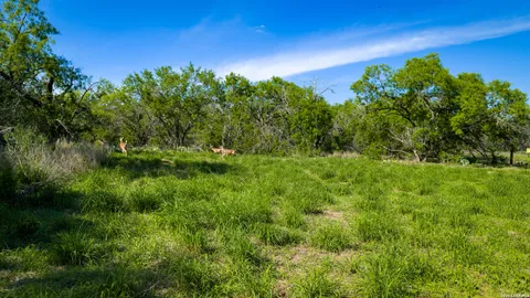 $966,000 | 18000 Fm 791, Campbellton, TX 78008