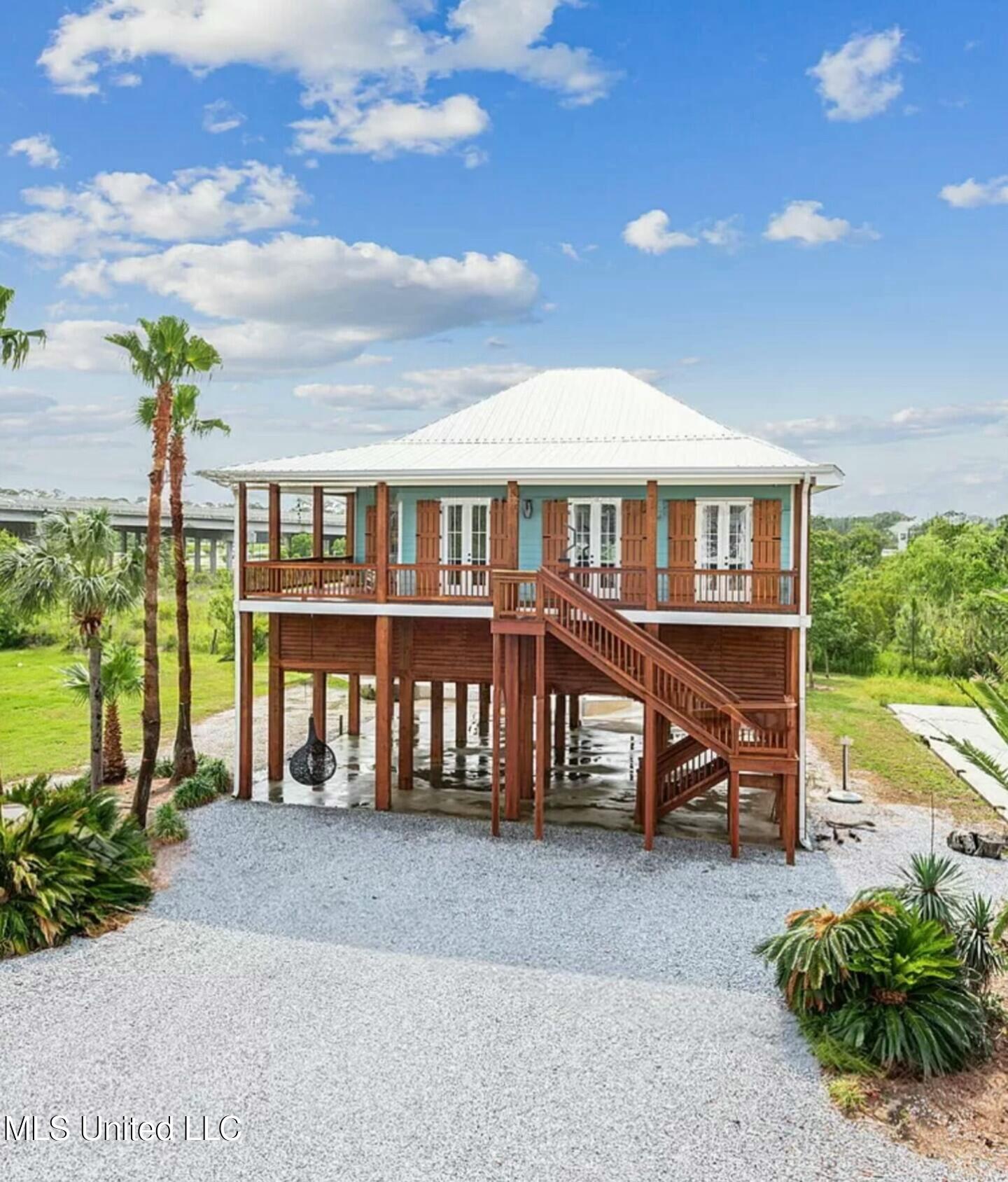 218 Front Street Pass Christian, MS 39571 - Photo 3 of 34 Front