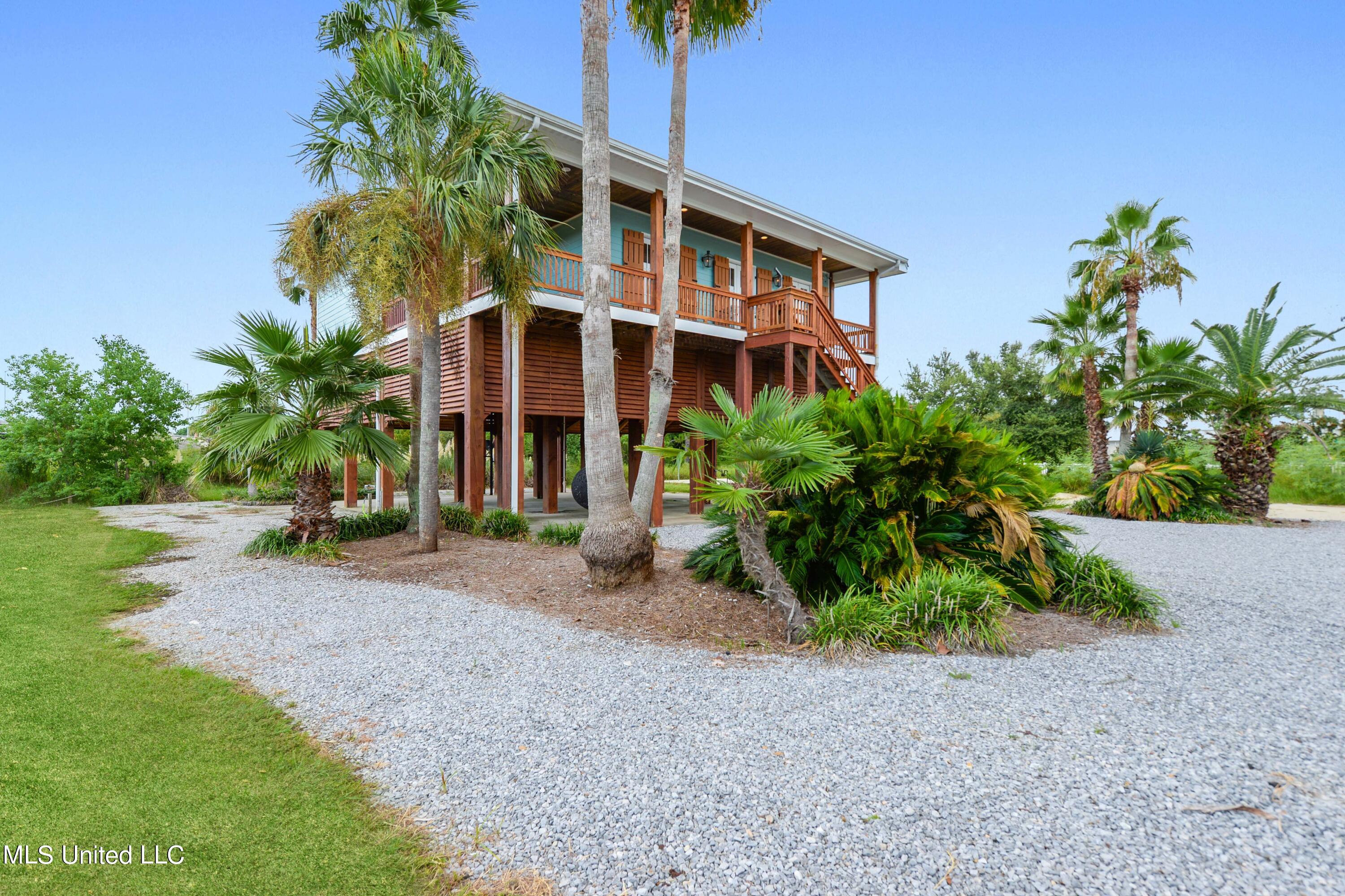 218 Front Street Pass Christian, MS 39571 - Photo 5 of 34 002