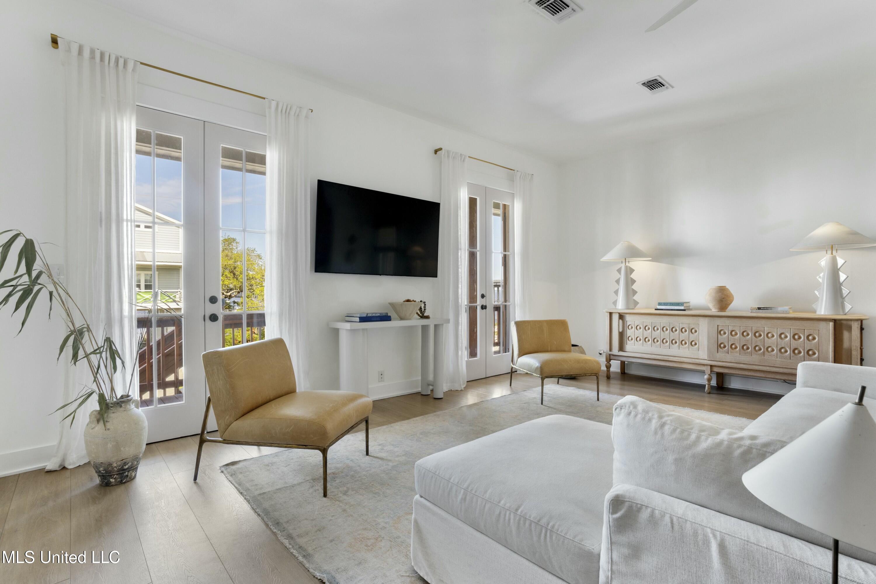 218 Front Street Pass Christian, MS 39571 - Photo 10 of 34 tempImagezUpf4K