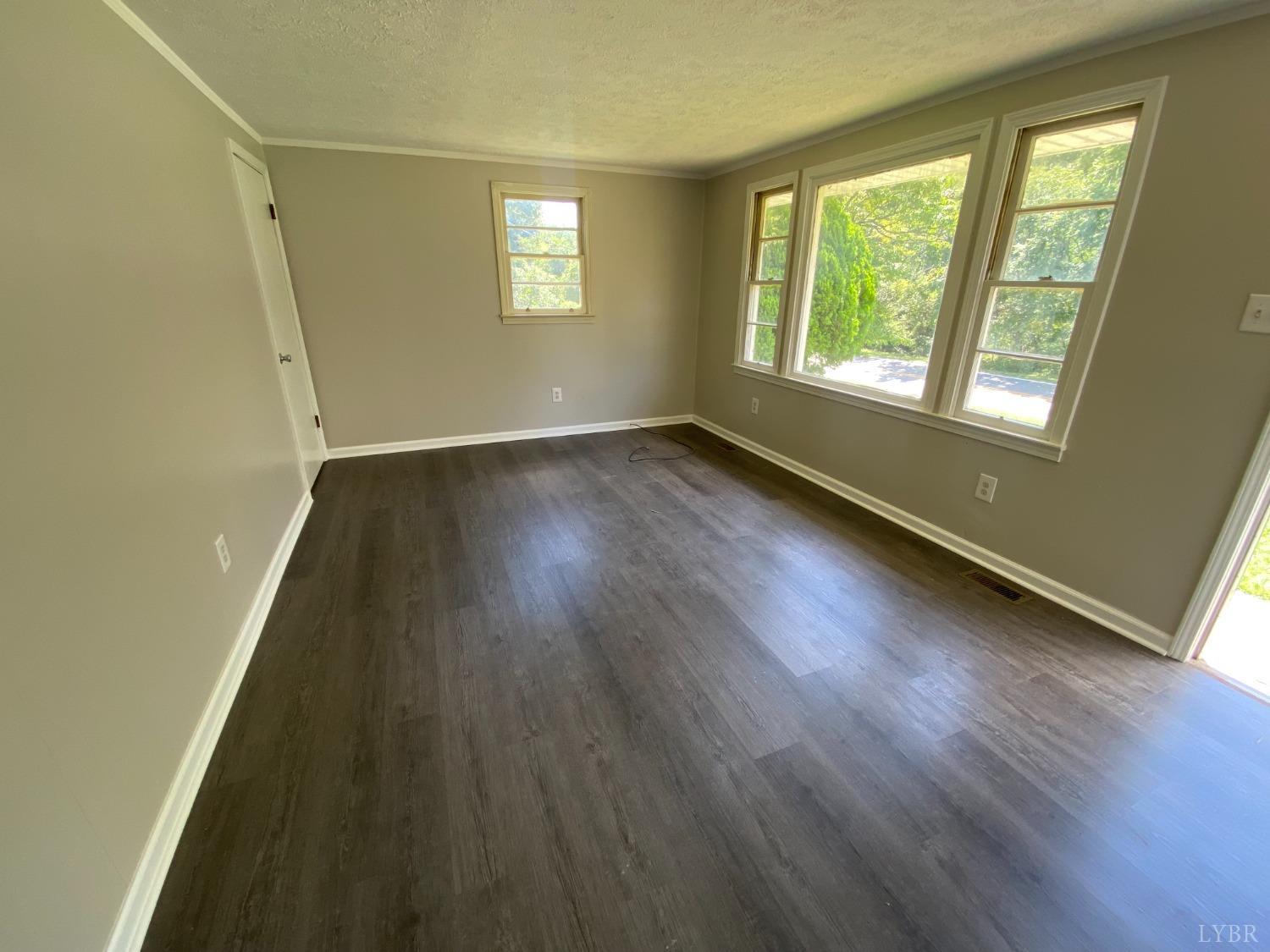 7437 Gladys Road Altavista, VA 24517 - Photo 5 of 11 Gallery Image 5