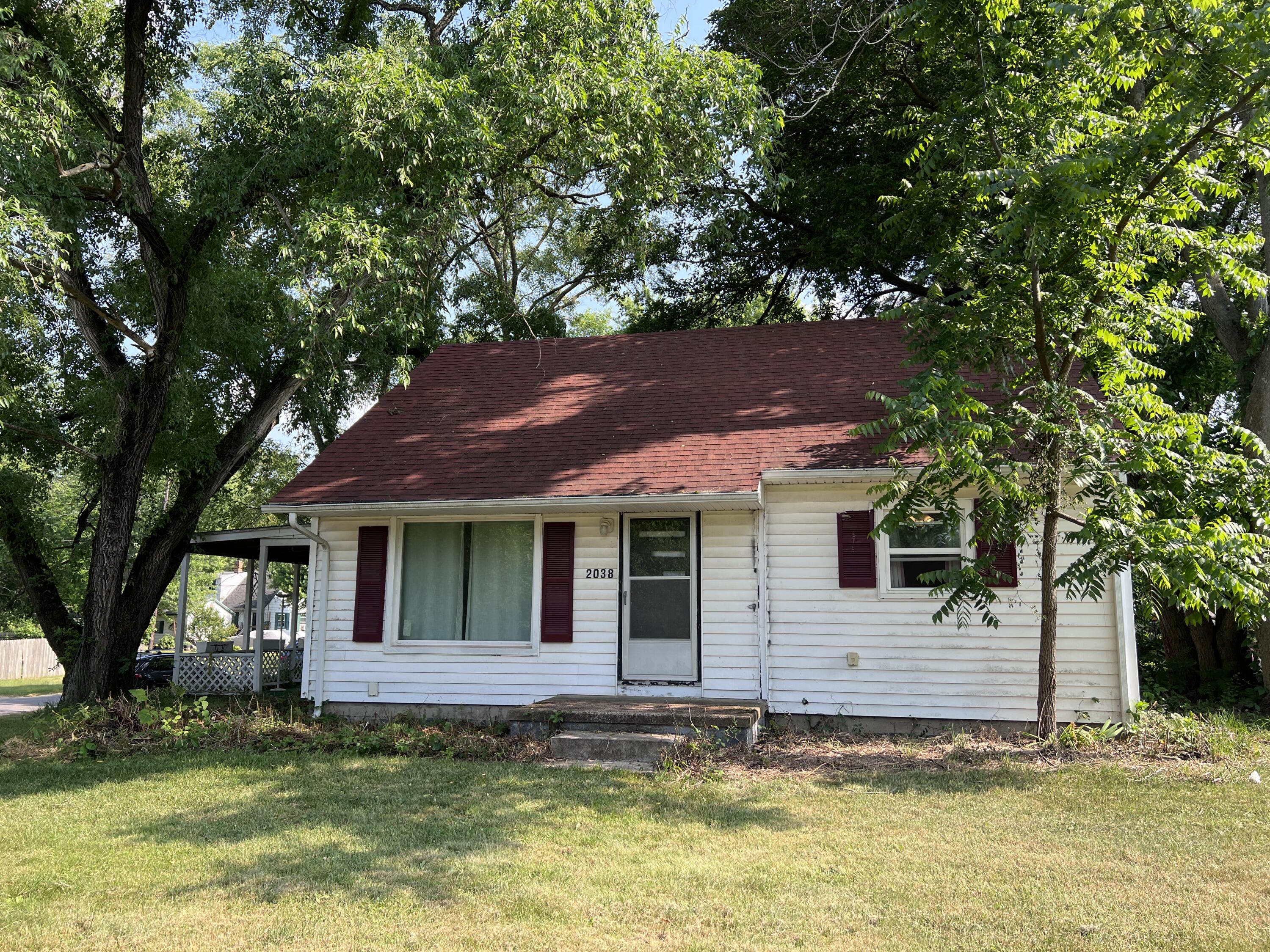 2038 Territorial Road Benton Harbor, MI 49022 - Photo 1 of 21 IMG_0068