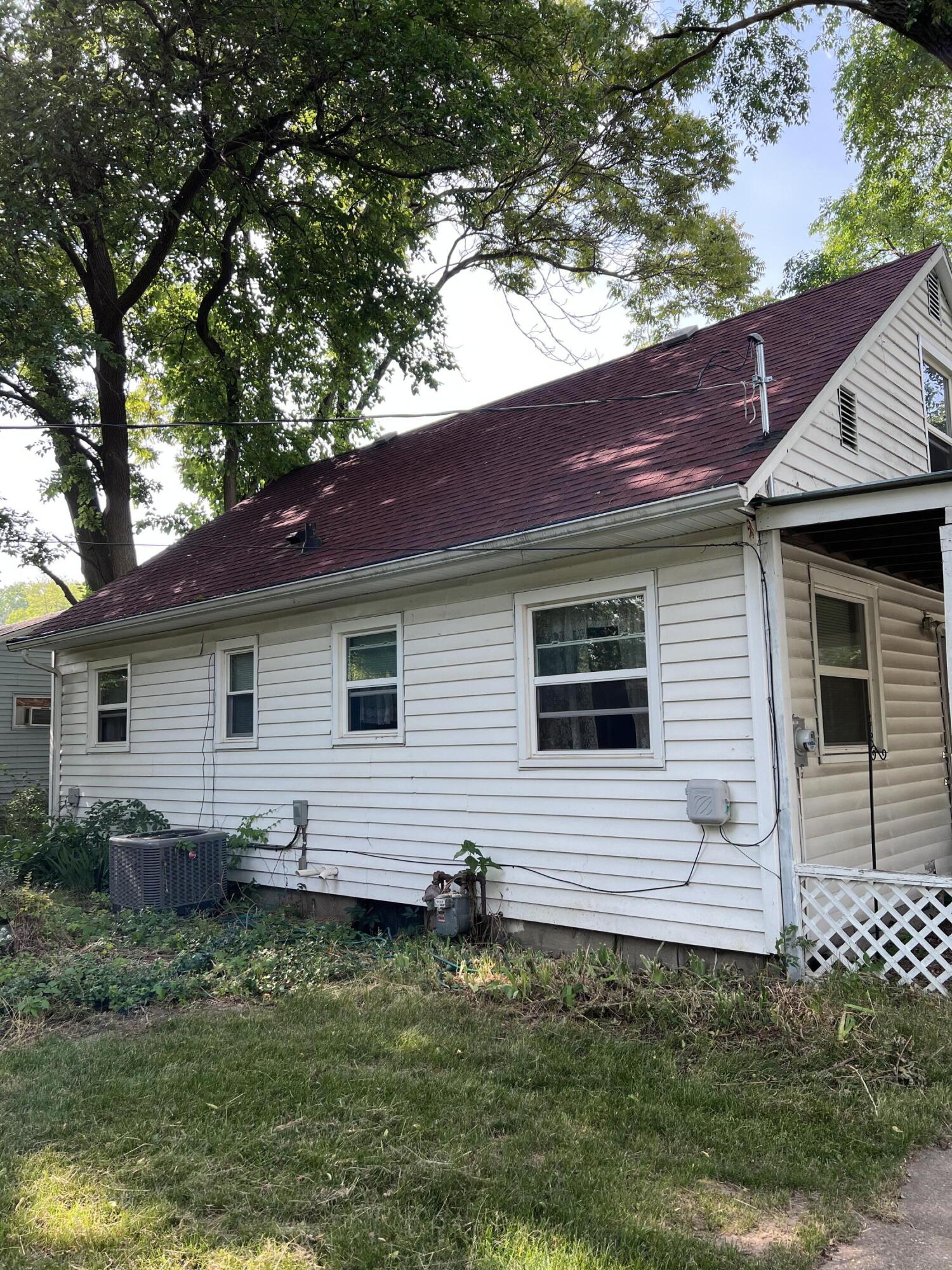 2038 Territorial Road Benton Harbor, MI 49022 - Photo 17 of 21 IMG_0049