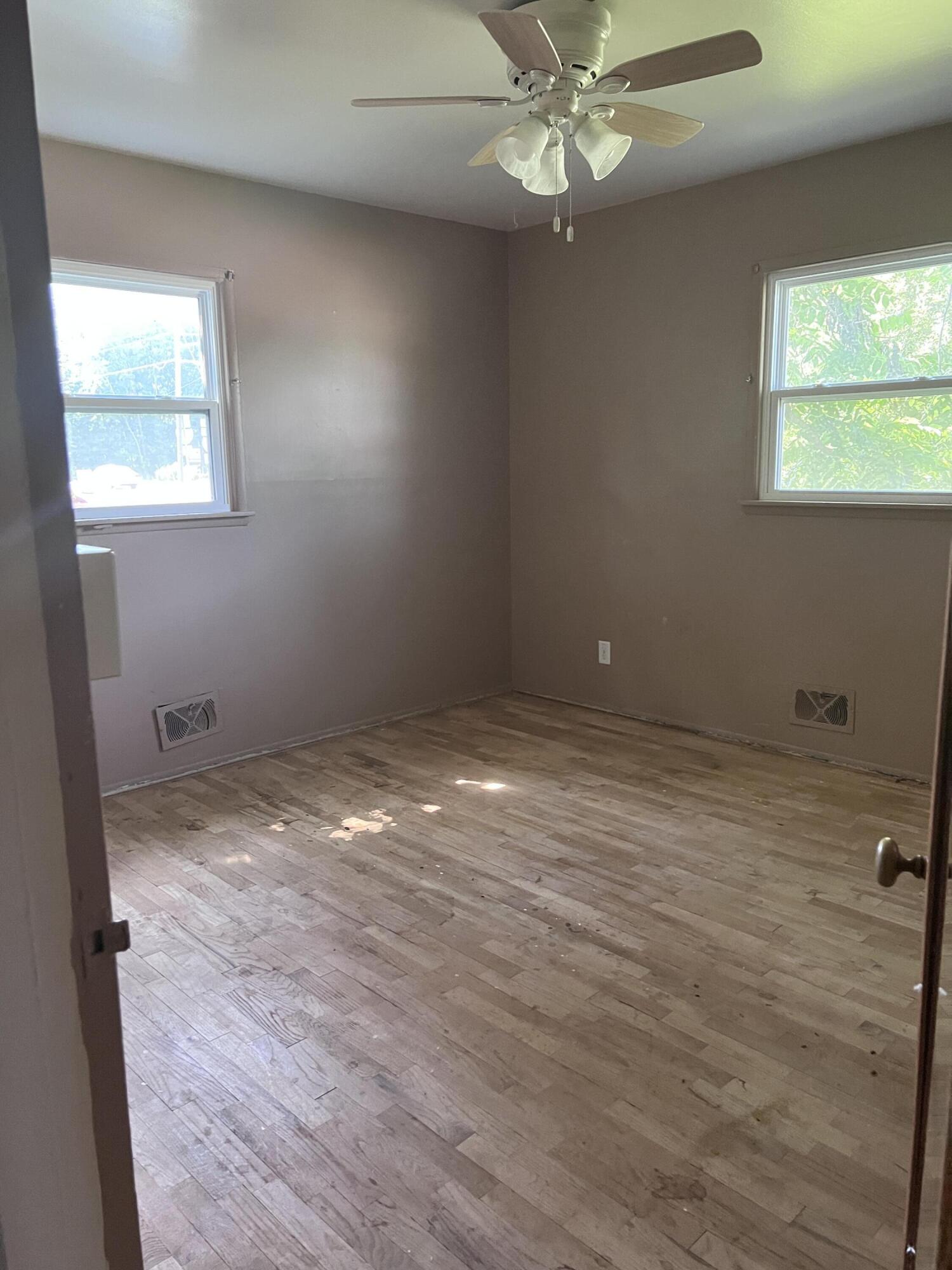 2038 Territorial Road Benton Harbor, MI 49022 - Photo 10 of 21 IMG_0332