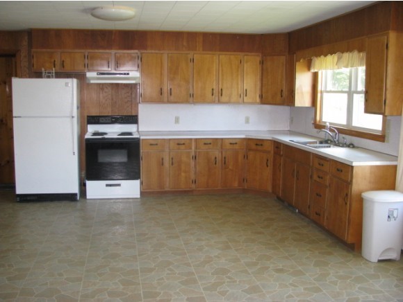 15 Overlook Road Bethlehem, NH 03574 - Photo 2 of 20