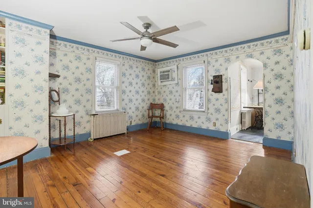 $300,000 | 136 Jenkins Avenue, Lansdale, PA 19446