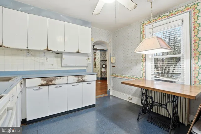 $300,000 | 136 Jenkins Avenue, Lansdale, PA 19446