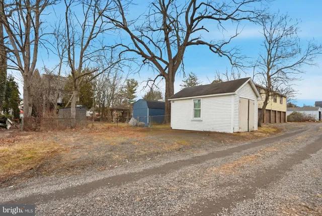 $300,000 | 136 Jenkins Avenue, Lansdale, PA 19446