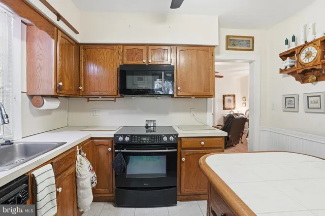 $300,000 | 136 Jenkins Avenue, Lansdale, PA 19446