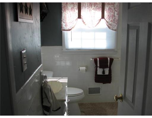 38 Hagerstown Road Warwick, RI 02886 - Photo 3 of 12 Bathroom.