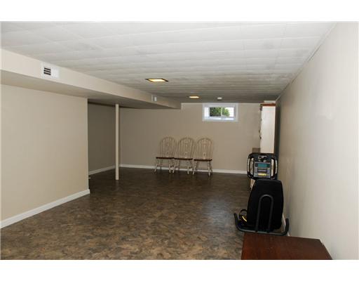 38 Hagerstown Road Warwick, RI 02886 - Photo 8 of 12 Den/Family/Great Room.
