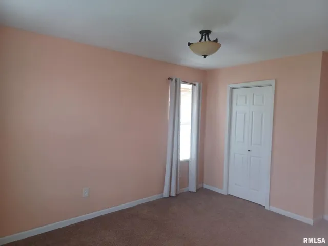 $67,000 | 62 North 5th Avenue, Canton, IL 61520