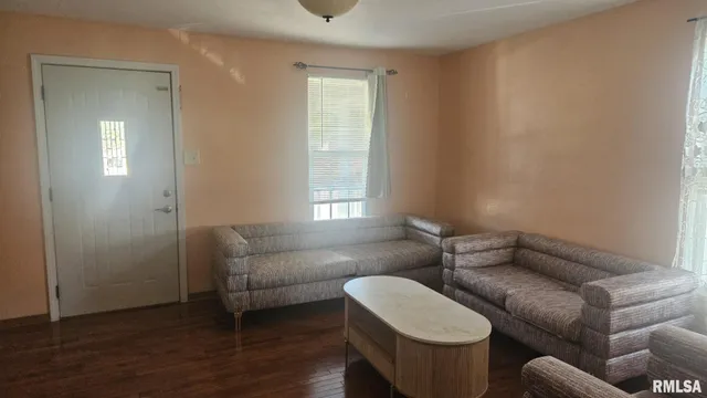 $67,000 | 62 North 5th Avenue, Canton, IL 61520