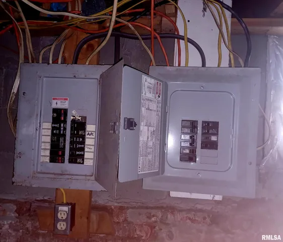 $67,000 | 62 North 5th Avenue, Canton, IL 61520