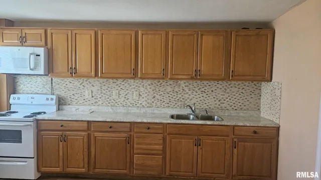 $67,000 | 62 North 5th Avenue, Canton, IL 61520