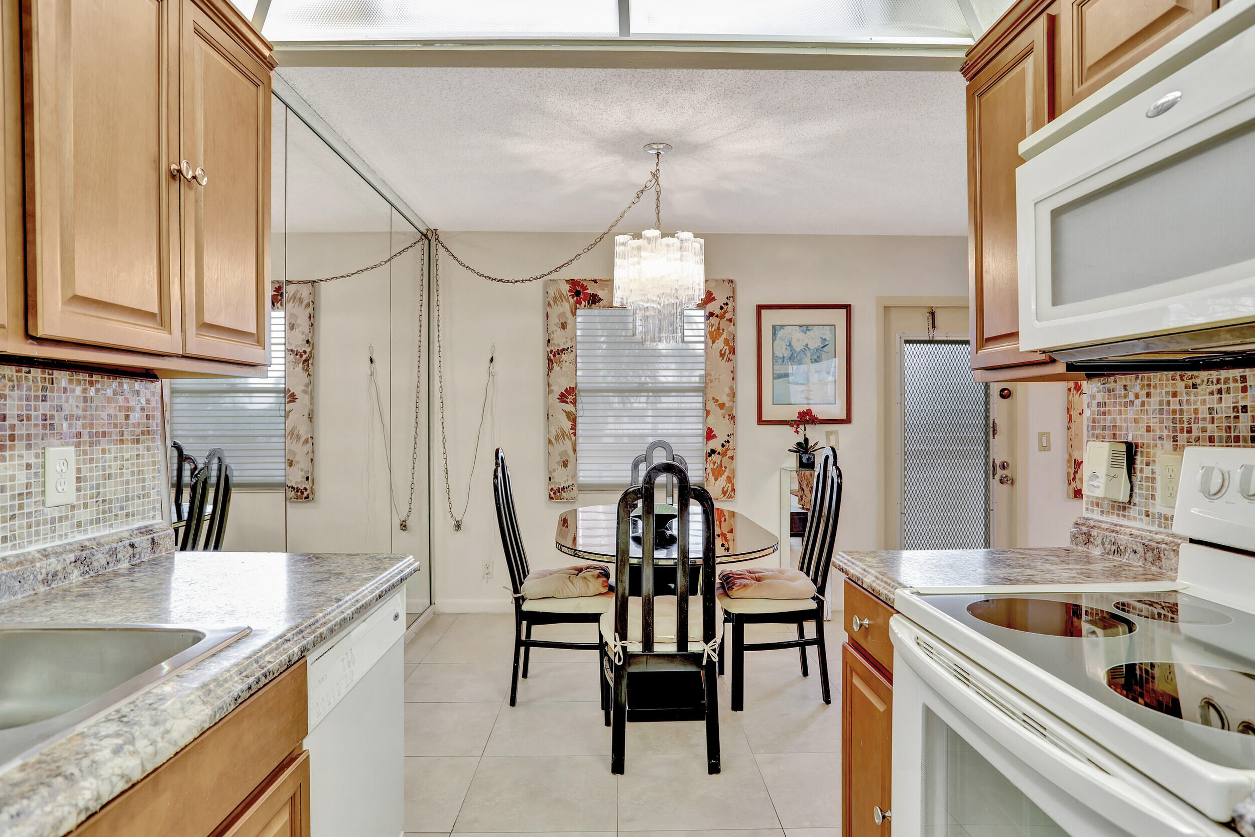 2037 Cornwall East Boca Raton, FL 33434 - Photo 9 of 26 Kitchen/Dining Room