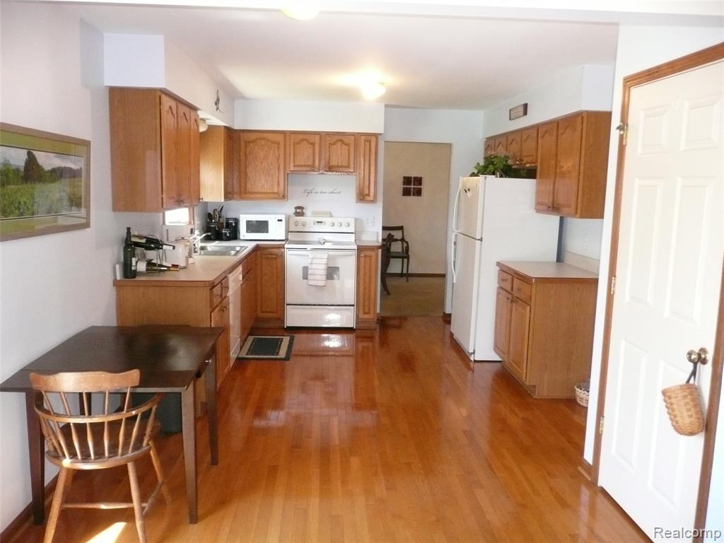 2388 Ava Howell, MI 48843 - Photo 11 of 31