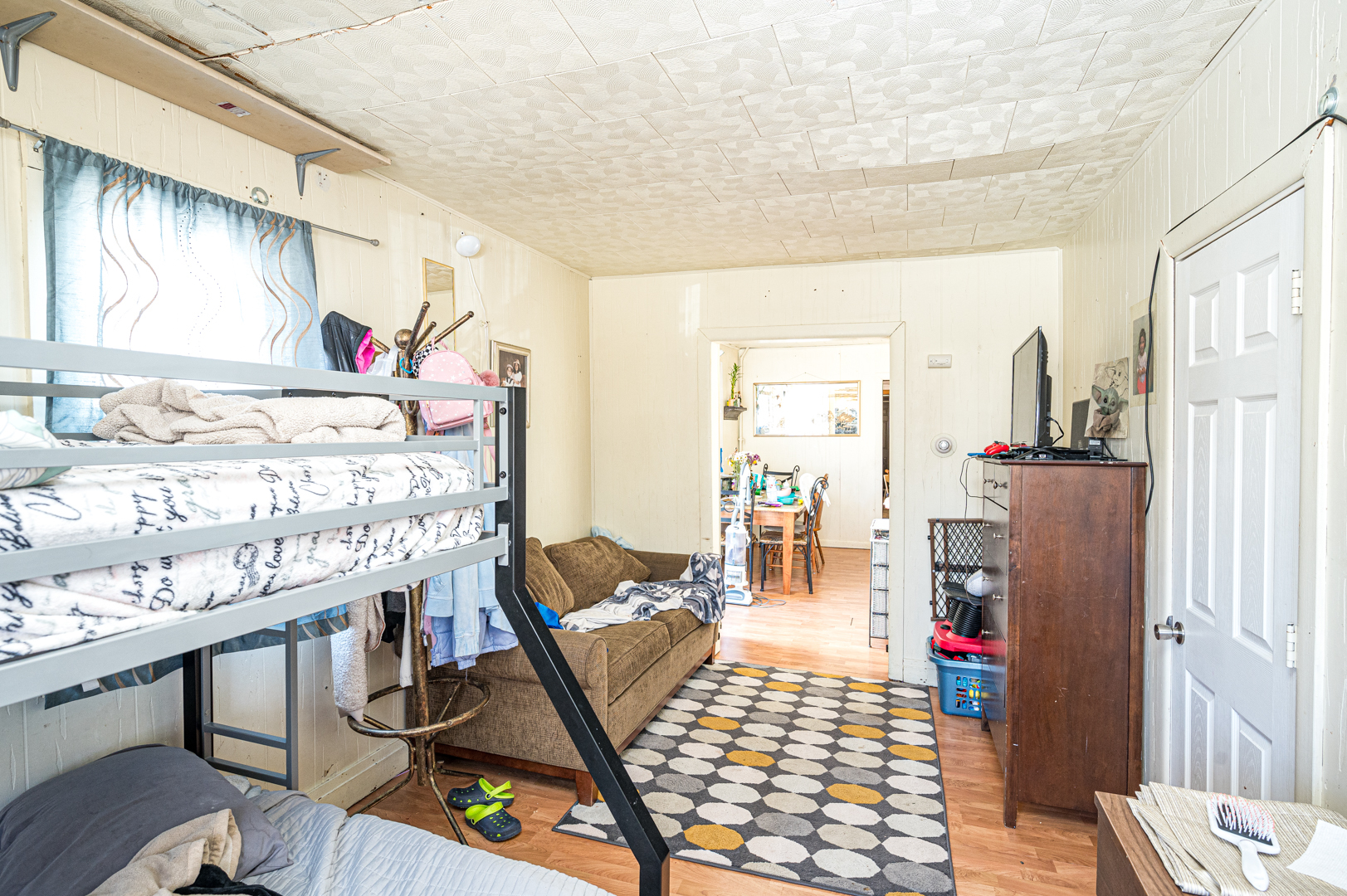 124 Barry Avenue Lockport, IL 60441 - Photo 5 of 9 a living room with furniture and a rug
