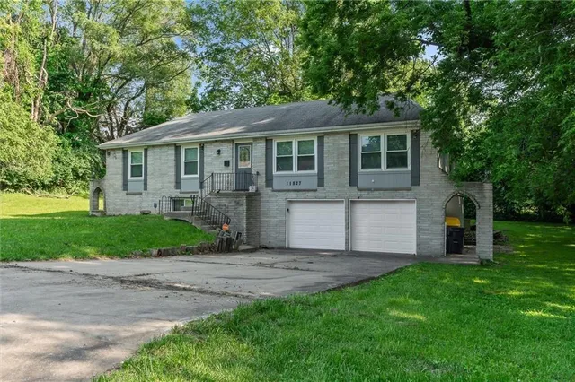 $250,000 | 11827 East 50th Terrace, Kansas City, MO 64133