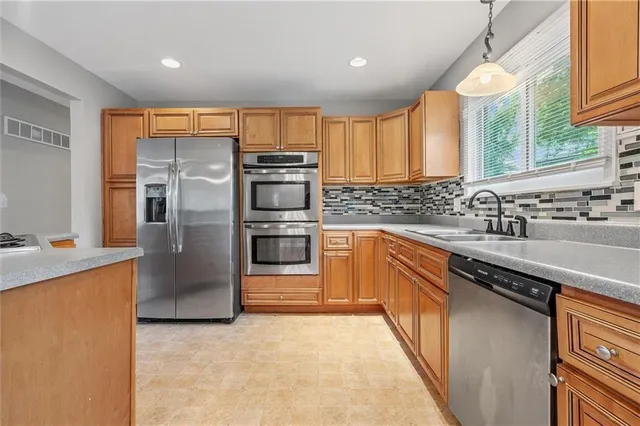 $250,000 | 11827 East 50th Terrace, Kansas City, MO 64133