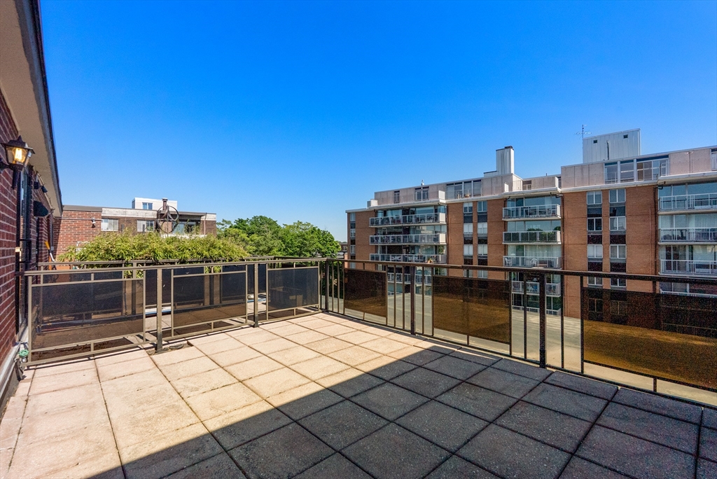 30 Stearns Road, Unit PHB Brookline, MA 02446 - Photo 23 of 28