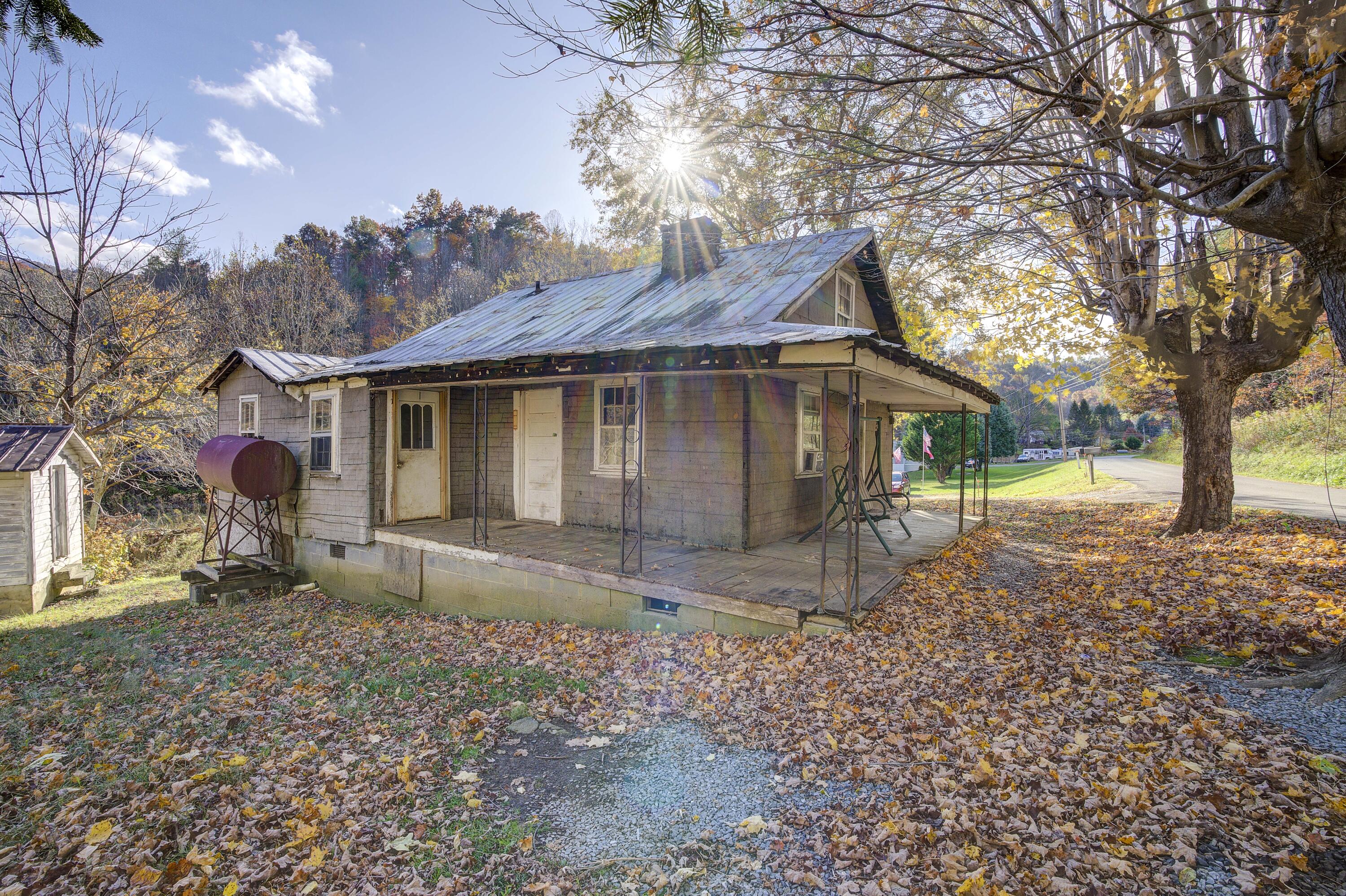 711 Fairview Road Hampton, TN 37658 - Photo 7 of 21 Fairview-7