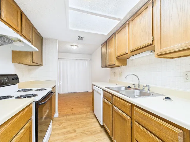 $1,325 | 8502 Lyndon Lane, Unit A, Austin, TX 78729