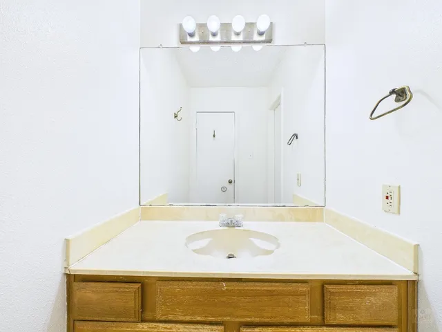 $1,325 | 8502 Lyndon Lane, Unit A, Austin, TX 78729