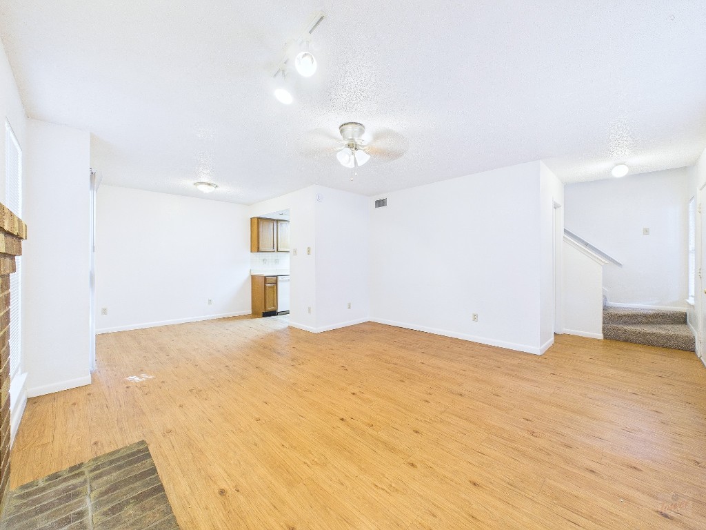 8502 Lyndon Lane, Unit A Austin, TX 78729 - Photo 4 of 26