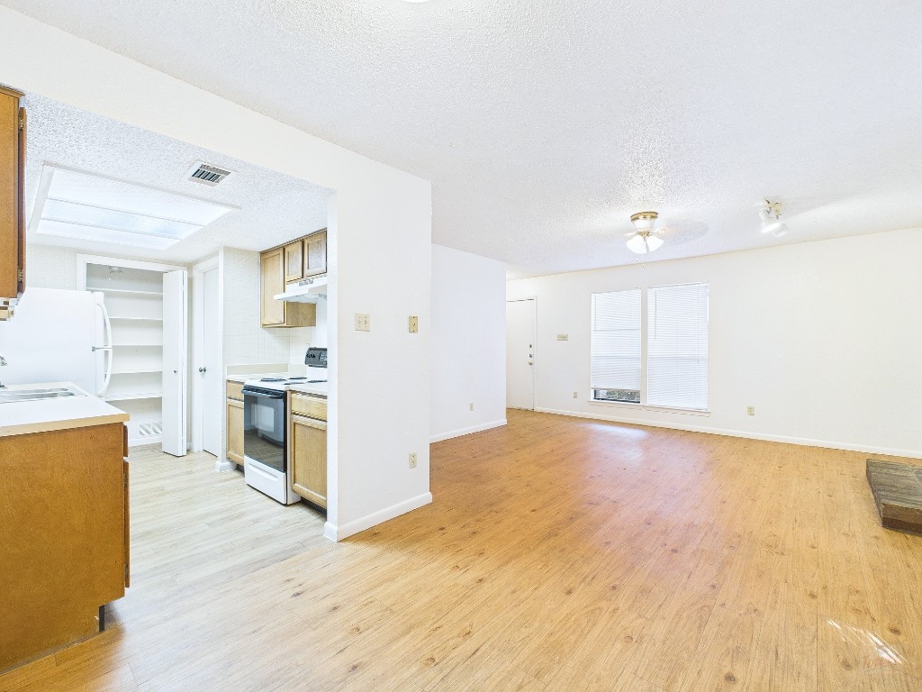 8502 Lyndon Lane, Unit A Austin, TX 78729 - Photo 9 of 26