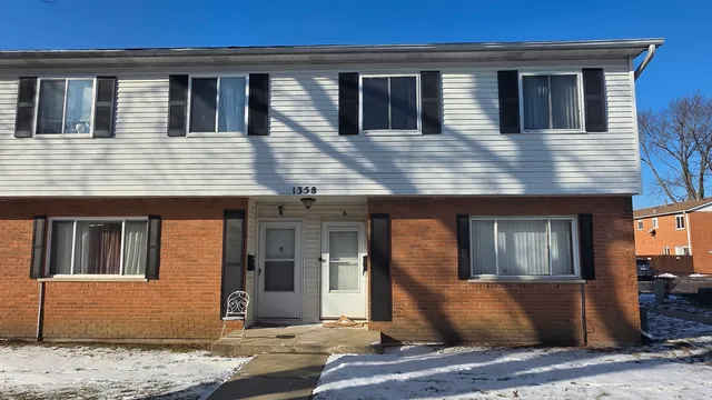 $167,000 | 1358 Monomoy Street, Unit A, Aurora, IL 60506