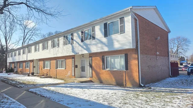 $167,000 | 1358 Monomoy Street, Unit A, Aurora, IL 60506