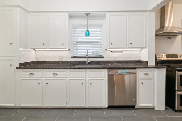 $2,400 | 1937 West McKinney Street, Unit 1937, Houston, TX 77019