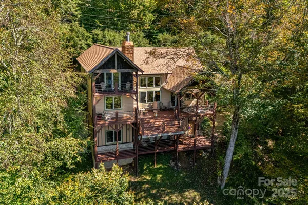 a house view with a outdoor space