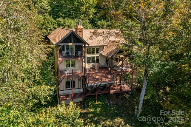 a house view with a outdoor space